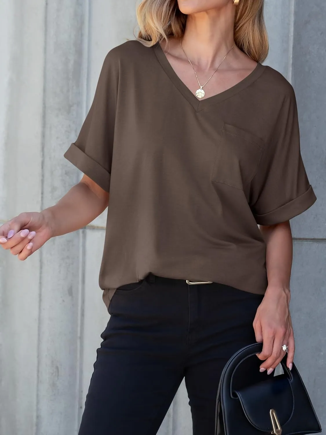 ANRABESS Women T Shirts Oversized Short Sleeve V Neck 2025 Summer Casual Loose Tops Basic Tee Shirts Outfits with Pocket